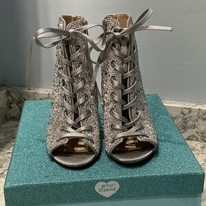 Betsey Johnson Alexi rhinestone sliver satin laced booties boots SZ 6